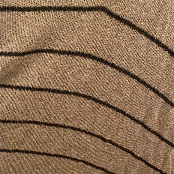 Carly Jean Los Angeles tan Leah Striped V-Neck Sweater - Picture 12 of 14